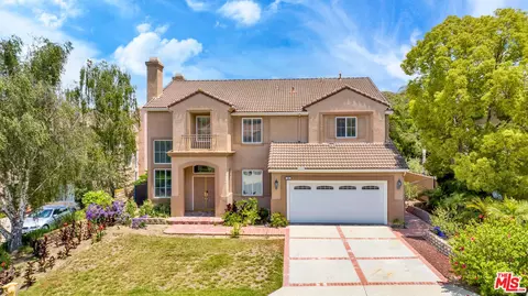 584 Green Mountain St, Simi Valley, CA 93065