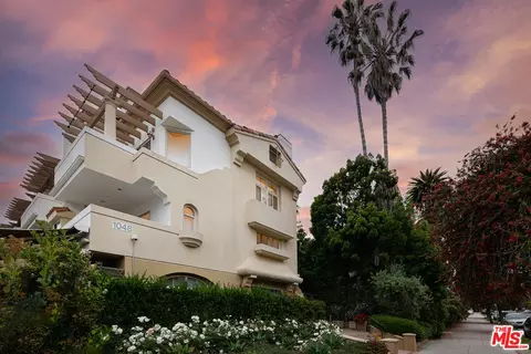 1048 3rd St #102, Santa Monica, CA 90403