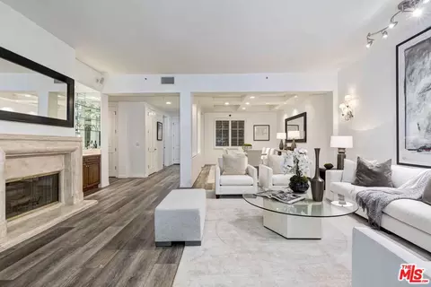11500 San Vicente Blvd #215, Los Angeles, CA 90049