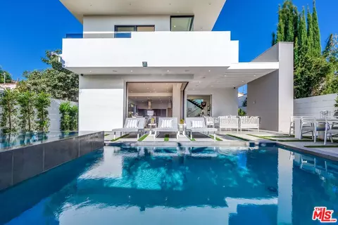 411 N Laurel Ave, Los Angeles, CA 90048