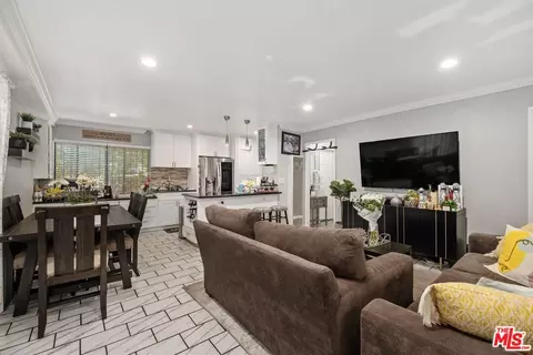 8746 Tobias Ave #1, Panorama City, CA 91402