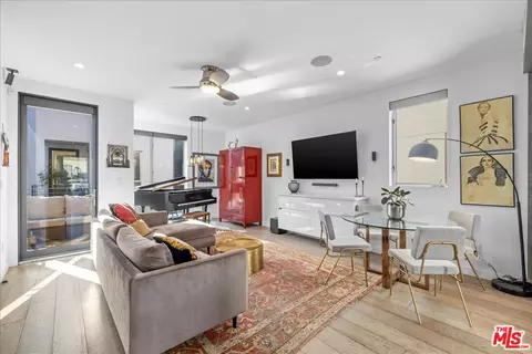 7195 Formosa Fusion Ct, Los Angeles, CA 90046