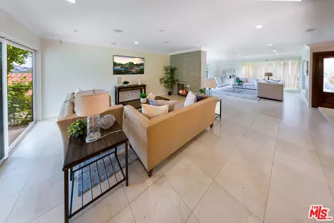 11418 Dona Pegita Dr, Studio City, CA 91604