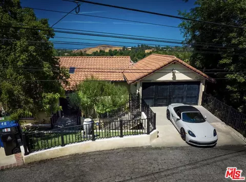 4753 Abargo St, Woodland Hills, CA 91364