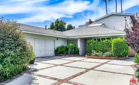 2407 Guthrie Dr, Los Angeles, CA 90034