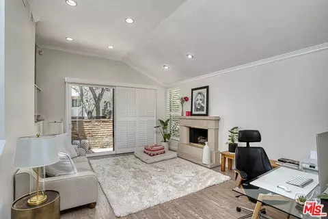 21901 Burbank Blvd #210, Woodland Hills, CA 91367