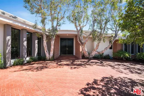 4320 Meadowview Pl, Encino, CA 91436
