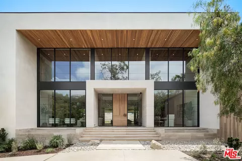 16036 Woodvale Rd, Encino, CA 91436