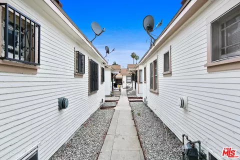 7110 Malabar St, Huntington Park, CA 90255
