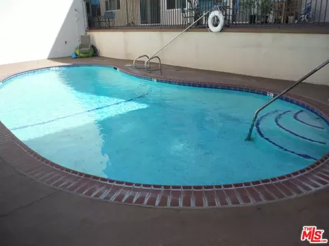 601 E Orange Grove Ave #303, Burbank, CA 91501