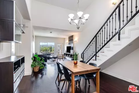 4805 Bellflower Ave #302, North Hollywood, CA 91601