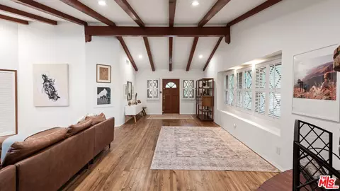 4536 Santa Lucia Dr, Woodland Hills, CA 91364