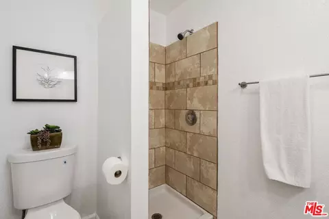 17128 Upland Ave, Fontana, CA 92335 photo 32