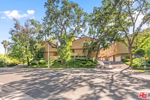 28142 Driver Ave #6, Agoura Hills, CA 91301