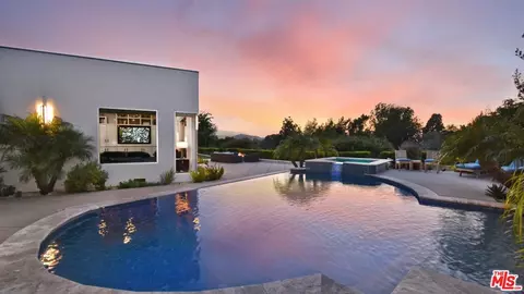 3355 Wrightview Pl, Studio City, CA 91604 photo 2