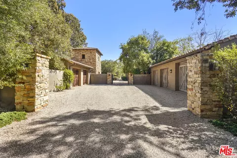 6122 Busch Dr, Malibu, CA 90265