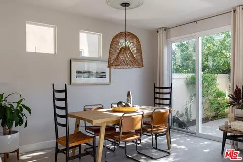7119 N Marisa Rd, Van Nuys, CA 91405