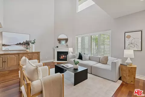 1747 S Barrington Ave #103, Los Angeles, CA 90025