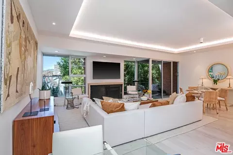 2369 S Beverly Glen Blvd #206, Los Angeles, CA 90064