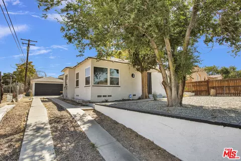 16729 Tracy St, Victorville, CA 92395
