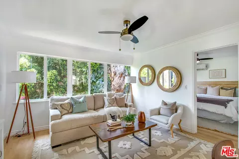 285 S Barrington Ave #G3, Los Angeles, CA 90049
