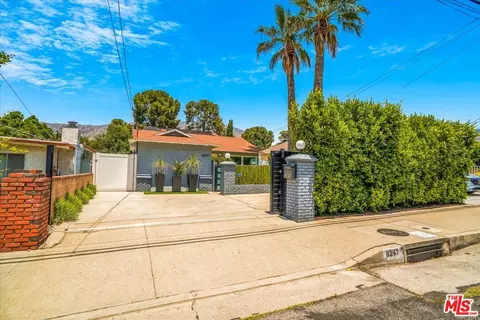 8247 Wentworth St, Sunland, CA 91040
