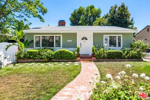 3206 W Wyoming Ave, Burbank, CA 91505