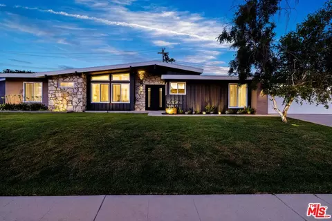 4920 Abbeyville Ave, Woodland Hills, CA 91364