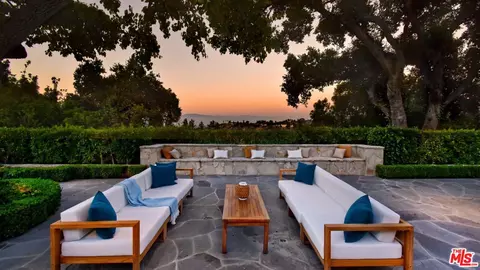 15953 Skytop Rd, Encino, CA 91436