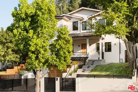 12164 Viewcrest Rd, Studio City, CA 91604