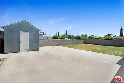 152 W Van Koevering St, Rialto, CA 92376 photo 10