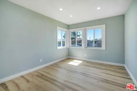 152 W Van Koevering St, Rialto, CA 92376 photo 8