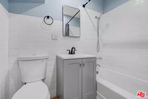 152 W Van Koevering St, Rialto, CA 92376 photo 9