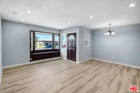 152 W Van Koevering St, Rialto, CA 92376 photo 2
