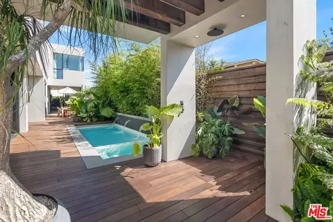744 Vernon Ave, Venice, CA 90291