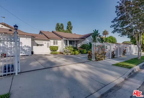 8924 Haskell Ave, North Hills, CA 91343