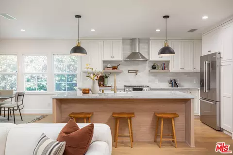 7338 W 90th St, Los Angeles, CA 90045