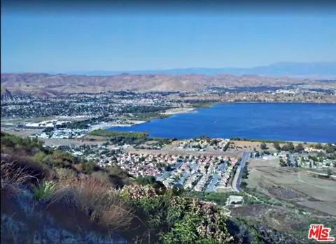 402 SE N Main St, Lake Elsinore, CA 92530