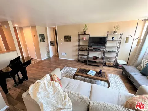 5900 Canterbury Dr #A209, Culver City, CA 90230