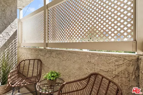 1663 Veteran Ave #205, Los Angeles, CA 90024