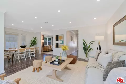 7047 Murietta Ave, Van Nuys, CA 91405