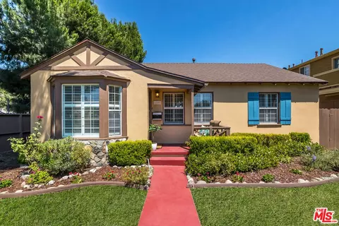 5758 Colfax Ave, Valley Village, CA 91601