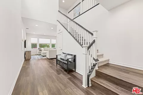 182 W 47th St, Long Beach, CA 90805