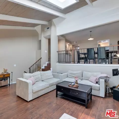 11730 Moorpark St #E, Studio City, CA 91604
