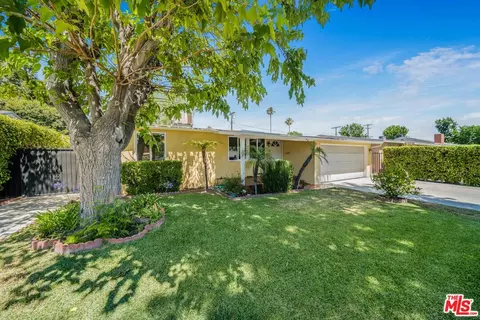 6616 Ampere Ave, North Hollywood, CA 91606