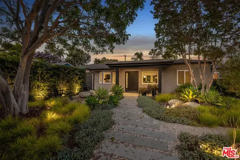 5130 Strohm Ave, Toluca Lake, CA 91601
