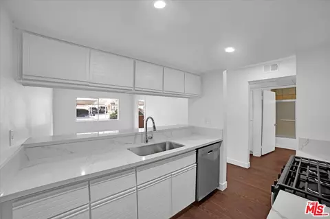 12601 Van Nuys Blvd #123, Pacoima, CA 91331