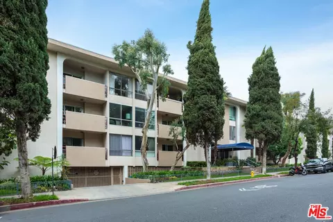927 N Kings Rd #111, West Hollywood, CA 90069