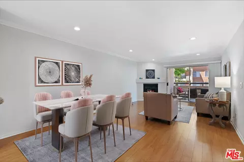 5500 Owensmouth Ave #102, Woodland Hills, CA 91367