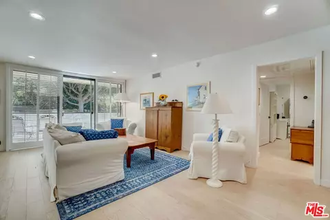 1015 N Kings Rd #120, West Hollywood, CA 90069